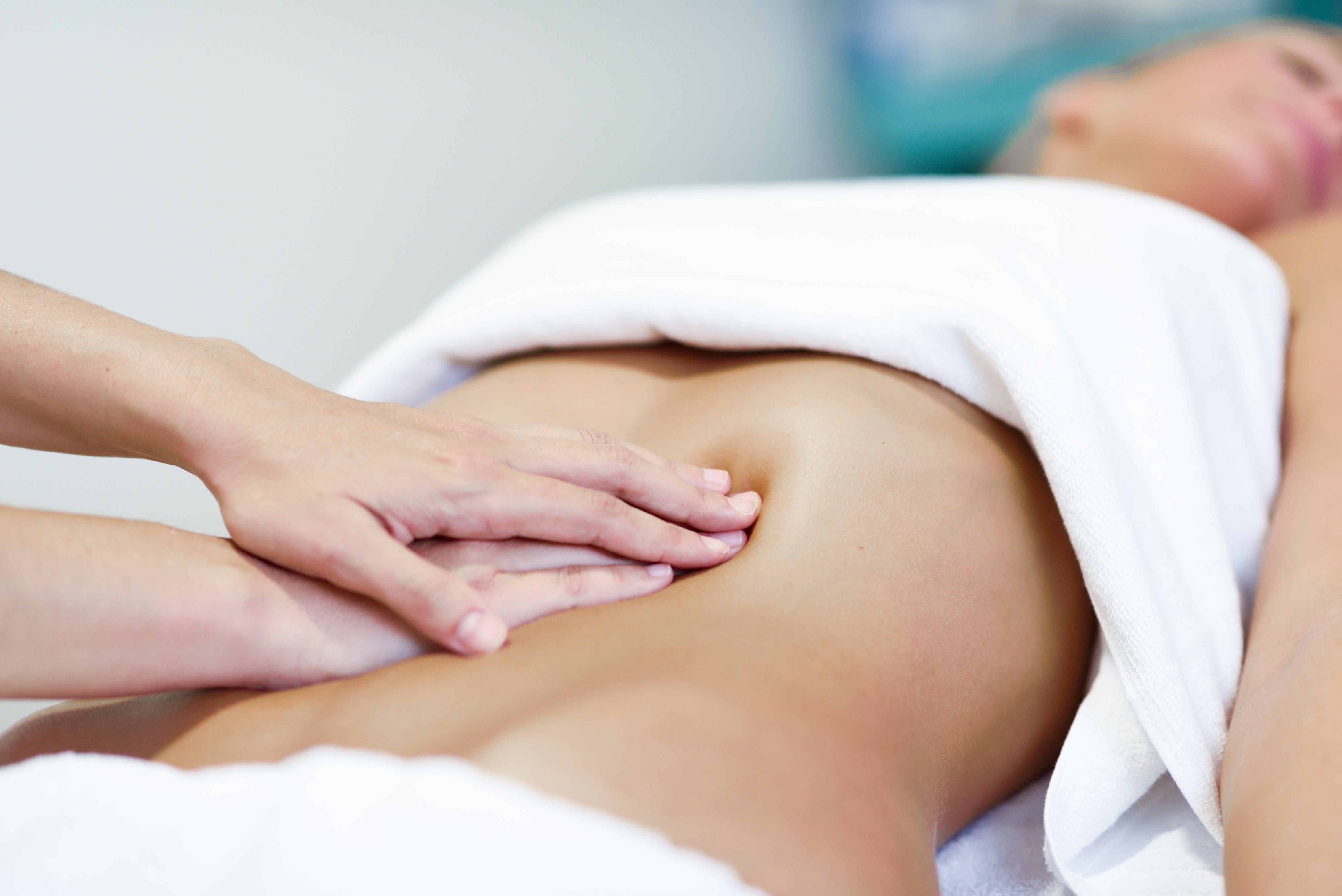 Des bosses dans l'abdomen chez la femme : est-ce l'endométriose ?